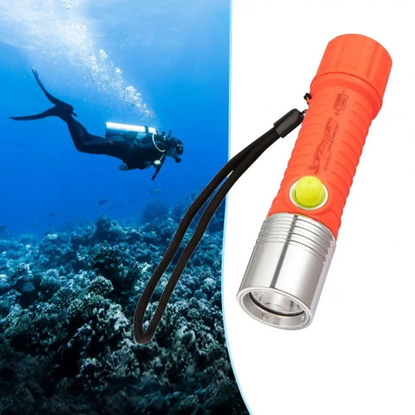 Linterna LED de exteriores y buceo resistente al agua DT528